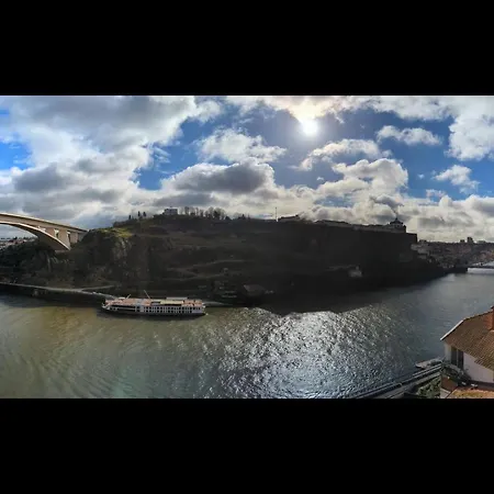 Unique T2 W/ View Of The River By Lovelystay Apartment